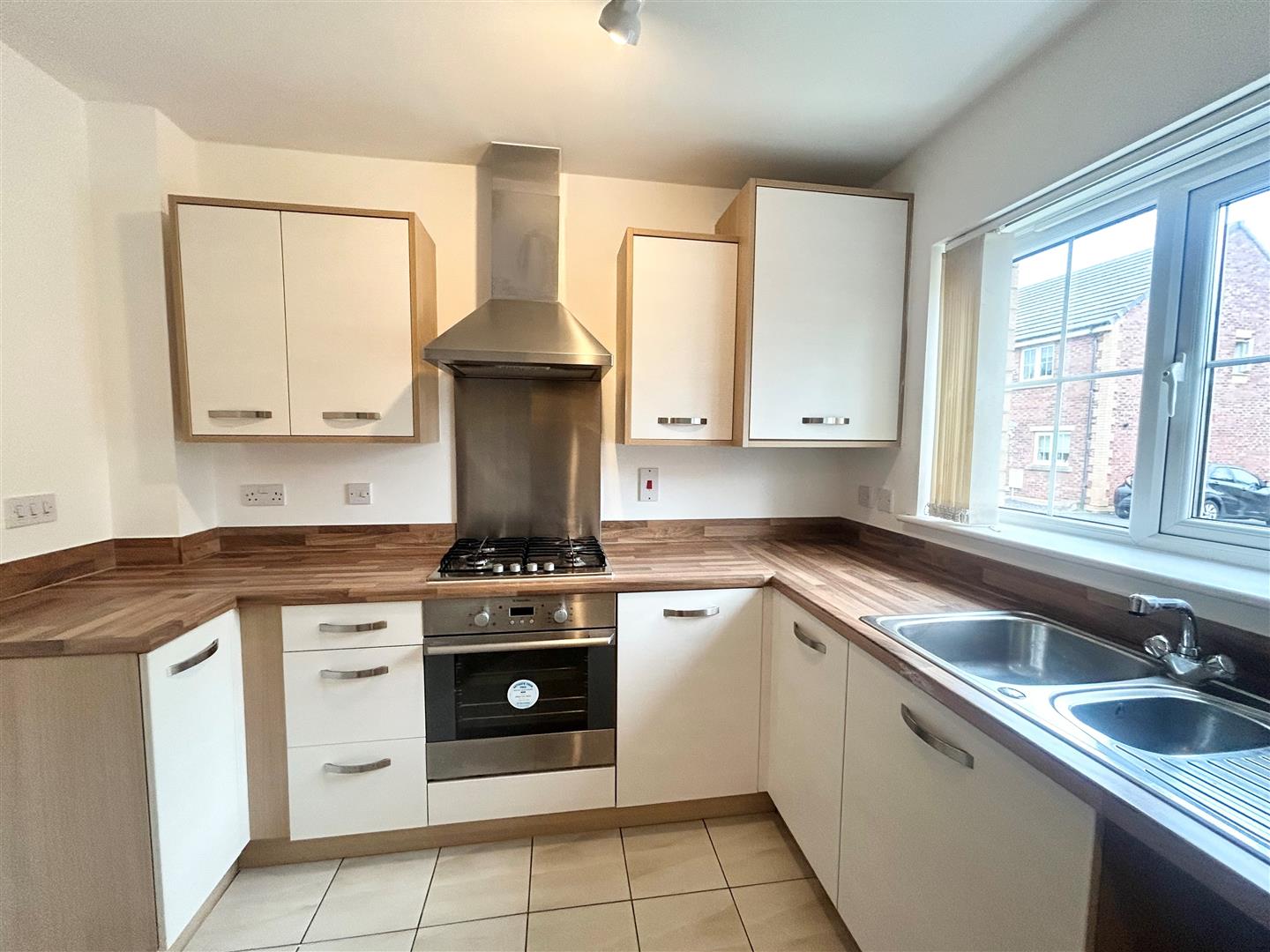 Rhodfa Cnocell Y Coed, Broadlands, Bridgend, Bridgend County Borough